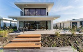 Beautiful Water Villa In Harderhaven With A Jetty